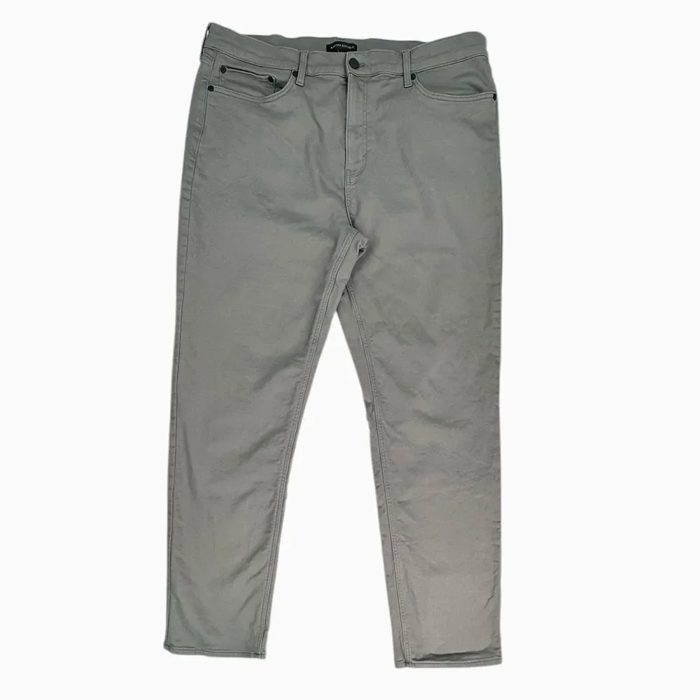 Banana Republic Straight Leg Chino’s Gray Cotton Stretch Men’s Size 40x34